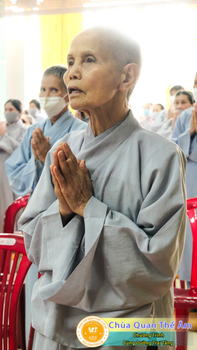 hinh-anh-cung-duong-trai-tang-ngay-8-5-2022-chua-quan-the-am-duc-trong-lam-dong-17.jpg
