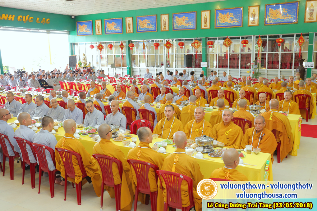 hinh-anh-cung-duong-trai-tang-tai-chua-quan-the-am-chua-quan-the-am-duc-trong-lam-dong-1.jpg