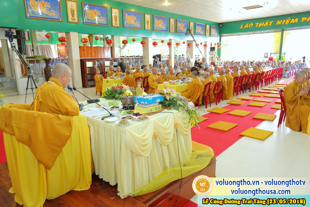 hinh-anh-cung-duong-trai-tang-tai-chua-quan-the-am-chua-quan-the-am-duc-trong-lam-dong-20.jpg