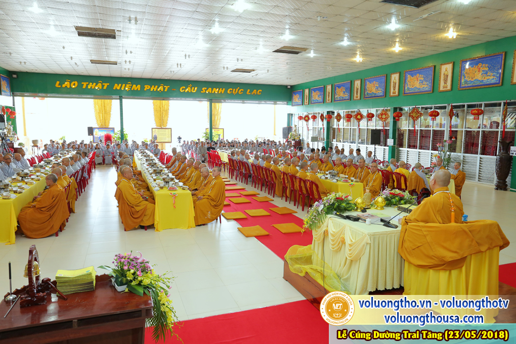 hinh-anh-cung-duong-trai-tang-tai-chua-quan-the-am-chua-quan-the-am-duc-trong-lam-dong-8.jpg