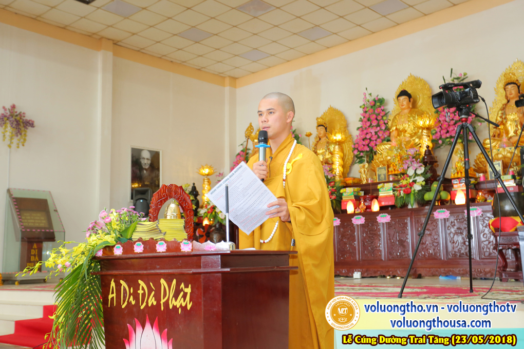 hinh-anh-cung-duong-trai-tang-tai-chua-quan-the-am-chua-quan-the-am-duc-trong-lam-dong-9.jpg