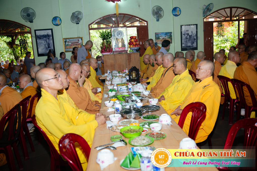 hinh-anh-cung-duong-trai-tang-tai-to-dinh-huong-nghiem-ngay-29-05-2022-chua-quan-the-am-duc-trong-lam-dong-10.jpg