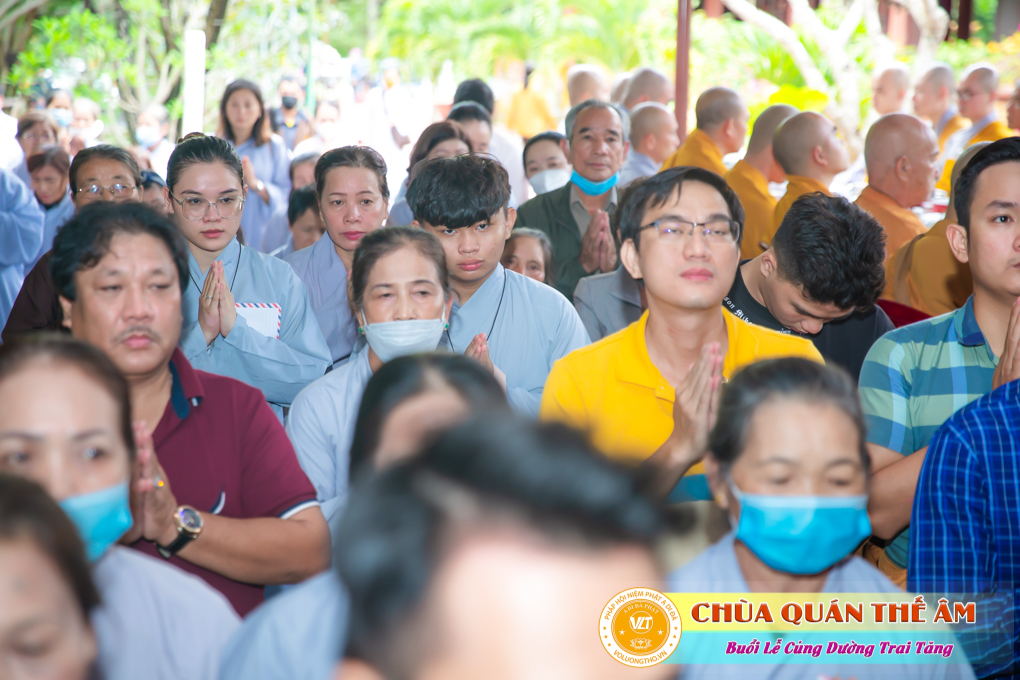 hinh-anh-cung-duong-trai-tang-tai-to-dinh-huong-nghiem-ngay-29-05-2022-chua-quan-the-am-duc-trong-lam-dong-16.jpg