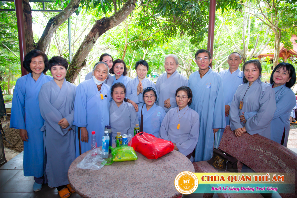 hinh-anh-cung-duong-trai-tang-tai-to-dinh-huong-nghiem-ngay-29-05-2022-chua-quan-the-am-duc-trong-lam-dong-34.jpg