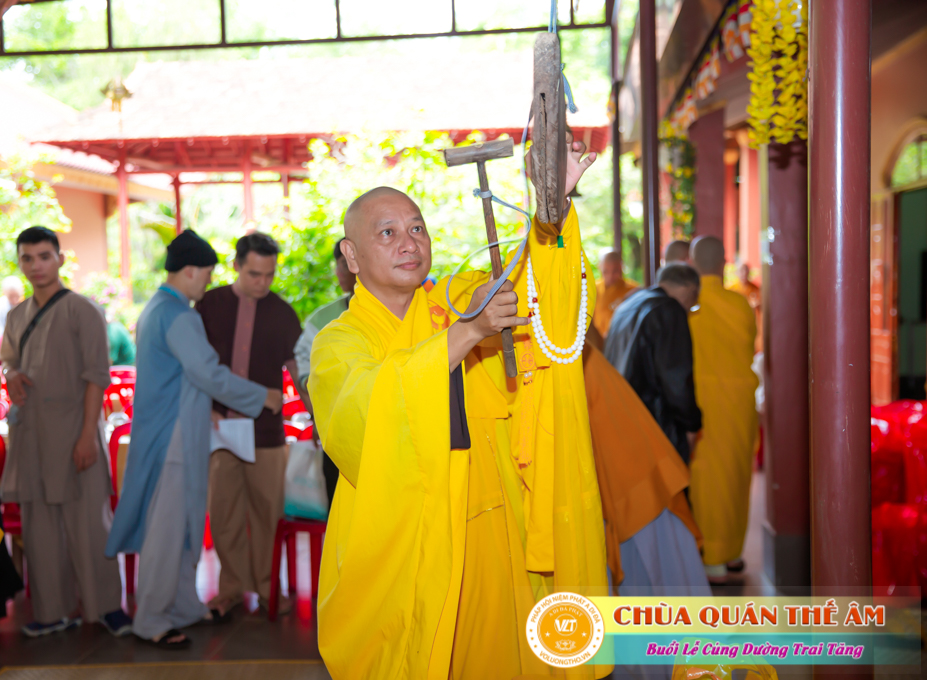hinh-anh-cung-duong-trai-tang-tai-to-dinh-huong-nghiem-ngay-29-05-2022-chua-quan-the-am-duc-trong-lam-dong-4.jpg