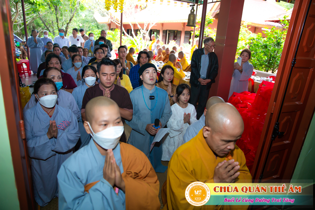 hinh-anh-cung-duong-trai-tang-tai-to-dinh-huong-nghiem-ngay-29-05-2022-chua-quan-the-am-duc-trong-lam-dong-5.jpg