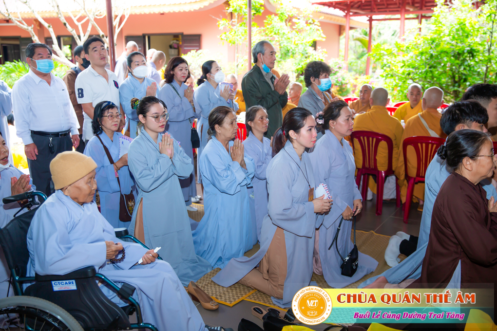hinh-anh-cung-duong-trai-tang-tai-to-dinh-huong-nghiem-ngay-29-05-2022-chua-quan-the-am-duc-trong-lam-dong-8.jpg