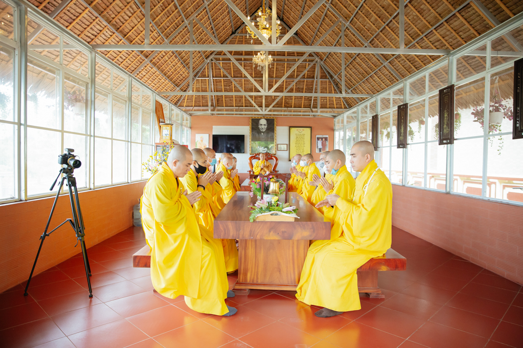 hinh-anh-cung-nghinh-dd-thich-giac-nhan-thuyet-giang-ngay-31-10-2021-chua-quan-the-am-duc-trong-lam-dong-2.jpg