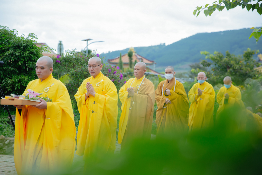 hinh-anh-cung-nghinh-dd-thich-giac-nhan-thuyet-giang-ngay-31-10-2021-chua-quan-the-am-duc-trong-lam-dong-22.jpg