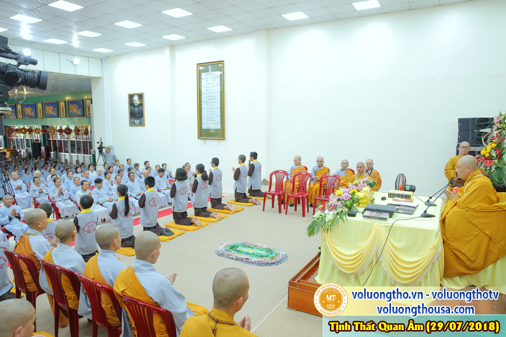 hinh-anh-dai-duc-thich-giac-nhan-thuyet-giang-ngay-29-7-2018-chua-quan-the-am-duc-trong-lam-dong-5.jpg