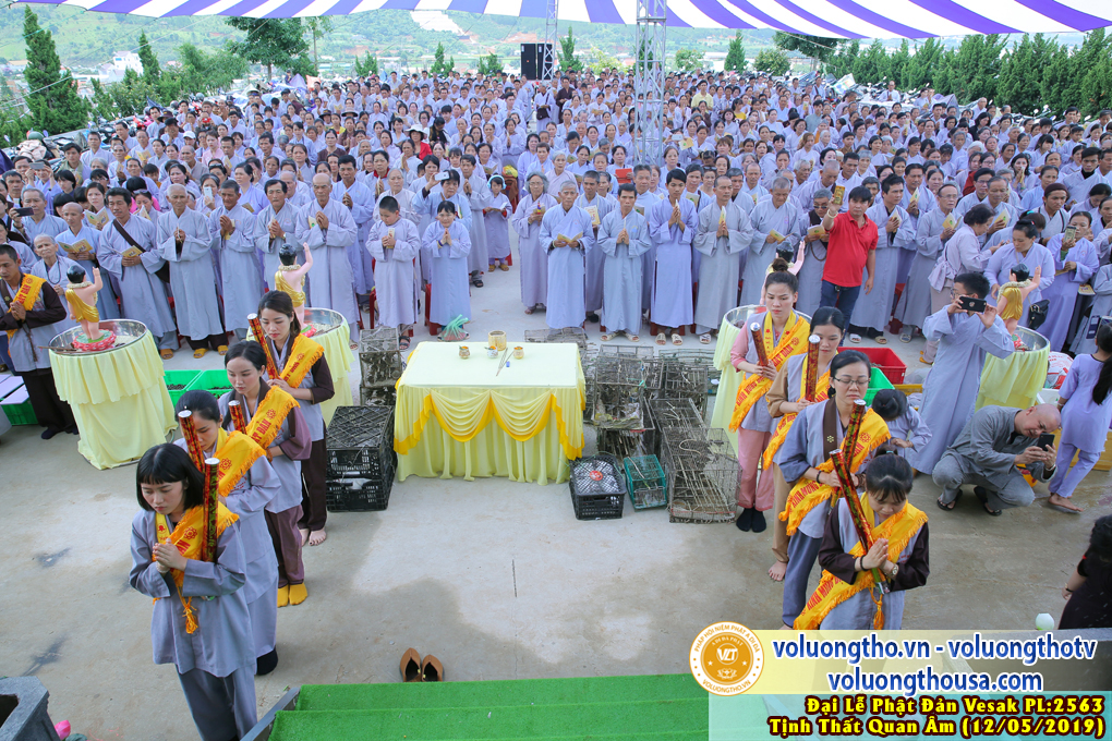 hinh-anh-dai-le-phat-dan-tai-chua-quan-the-am-ngay-08-04-ky-hoi-2019-chua-quan-the-am-duc-trong-lam-dong-100.jpg