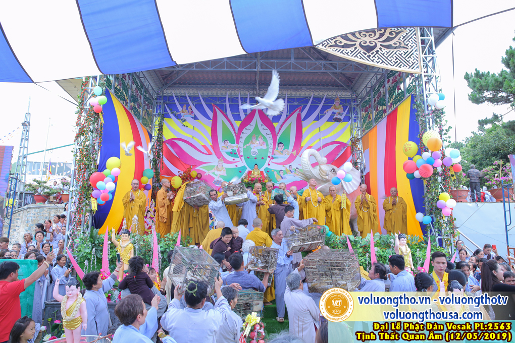 hinh-anh-dai-le-phat-dan-tai-chua-quan-the-am-ngay-08-04-ky-hoi-2019-chua-quan-the-am-duc-trong-lam-dong-110.jpg