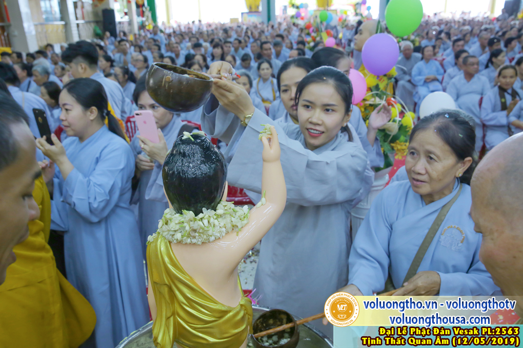 hinh-anh-dai-le-phat-dan-tai-chua-quan-the-am-ngay-08-04-ky-hoi-2019-chua-quan-the-am-duc-trong-lam-dong-12.jpg