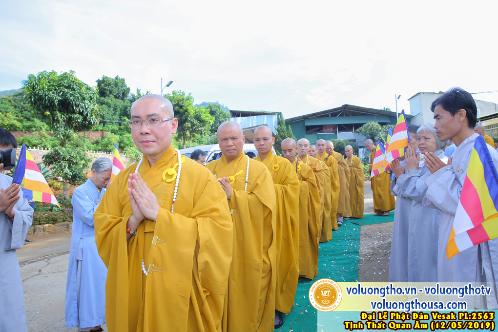 hinh-anh-dai-le-phat-dan-tai-chua-quan-the-am-ngay-08-04-ky-hoi-2019-chua-quan-the-am-duc-trong-lam-dong-13.jpg