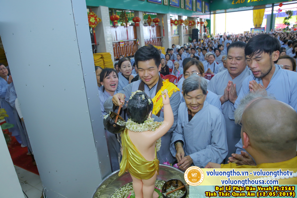 hinh-anh-dai-le-phat-dan-tai-chua-quan-the-am-ngay-08-04-ky-hoi-2019-chua-quan-the-am-duc-trong-lam-dong-14.jpg