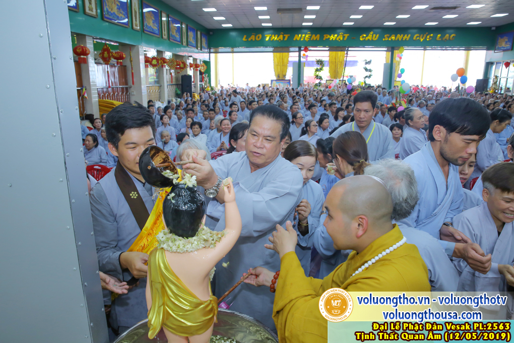 hinh-anh-dai-le-phat-dan-tai-chua-quan-the-am-ngay-08-04-ky-hoi-2019-chua-quan-the-am-duc-trong-lam-dong-15.jpg