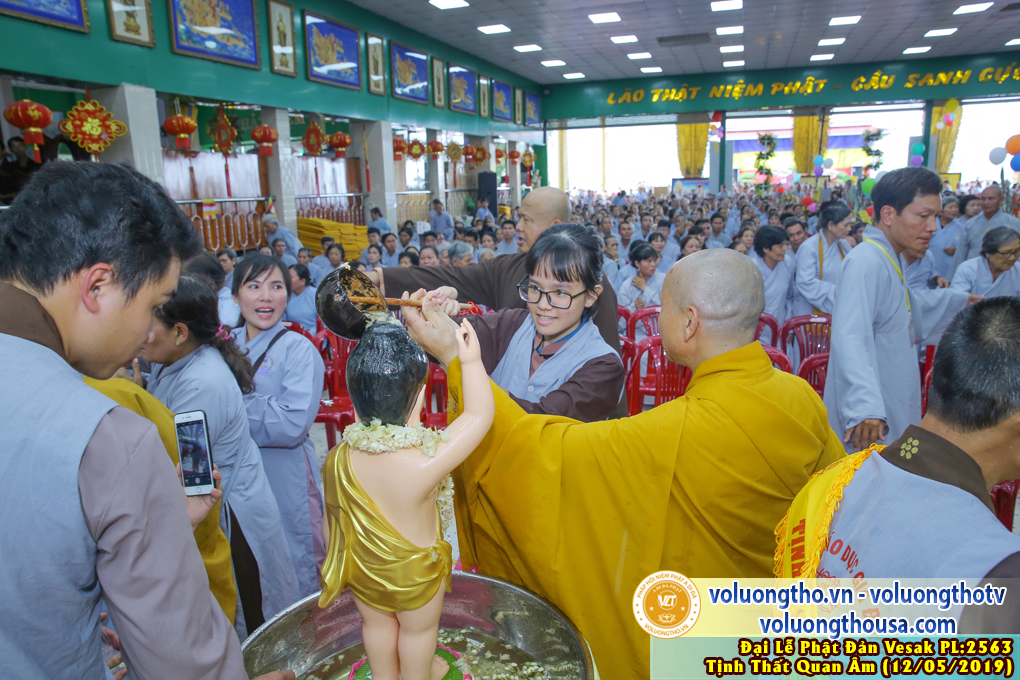 hinh-anh-dai-le-phat-dan-tai-chua-quan-the-am-ngay-08-04-ky-hoi-2019-chua-quan-the-am-duc-trong-lam-dong-16.jpg