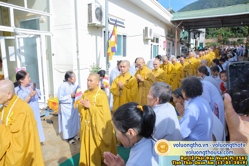 hinh-anh-dai-le-phat-dan-tai-chua-quan-the-am-ngay-08-04-ky-hoi-2019-chua-quan-the-am-duc-trong-lam-dong-25.jpg