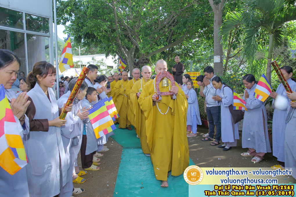 hinh-anh-dai-le-phat-dan-tai-chua-quan-the-am-ngay-08-04-ky-hoi-2019-chua-quan-the-am-duc-trong-lam-dong-26.jpg