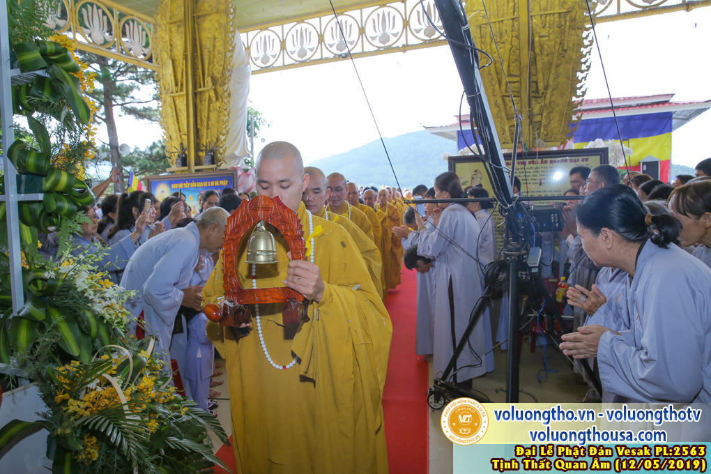 hinh-anh-dai-le-phat-dan-tai-chua-quan-the-am-ngay-08-04-ky-hoi-2019-chua-quan-the-am-duc-trong-lam-dong-29.jpg