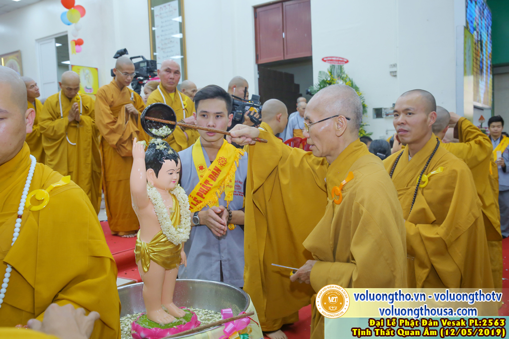 hinh-anh-dai-le-phat-dan-tai-chua-quan-the-am-ngay-08-04-ky-hoi-2019-chua-quan-the-am-duc-trong-lam-dong-4.jpg