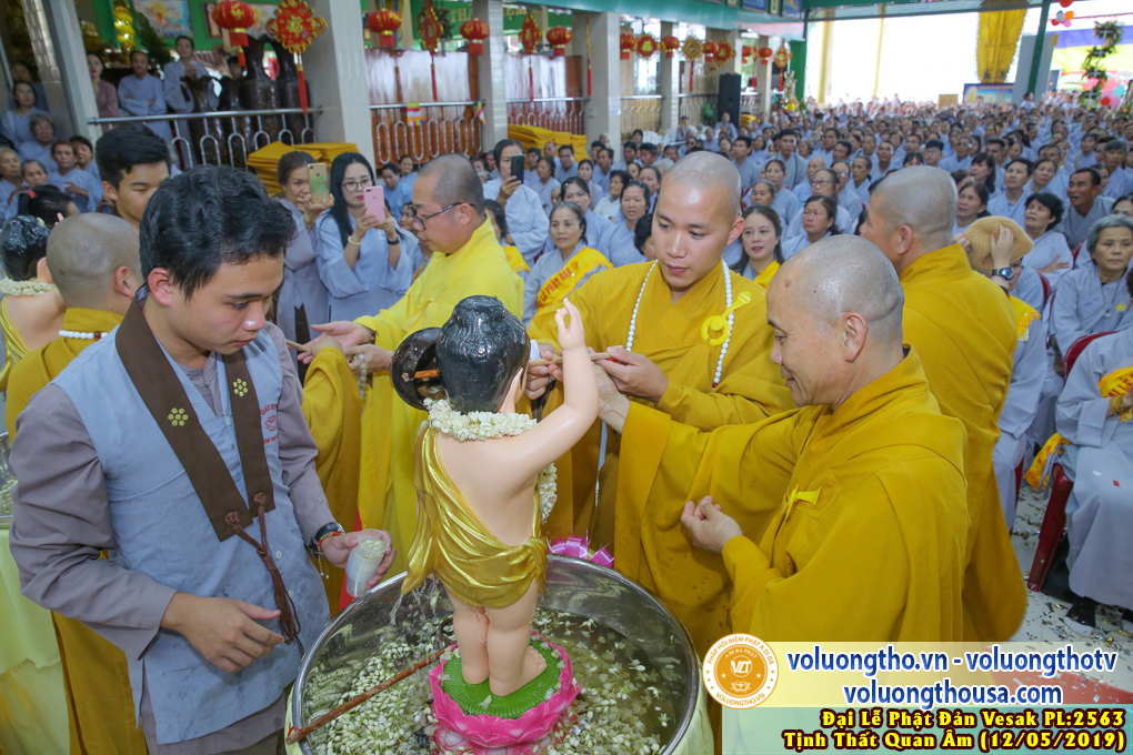 hinh-anh-dai-le-phat-dan-tai-chua-quan-the-am-ngay-08-04-ky-hoi-2019-chua-quan-the-am-duc-trong-lam-dong-6.jpg