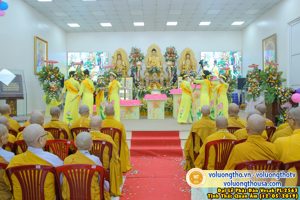 hinh-anh-dai-le-phat-dan-tai-chua-quan-the-am-ngay-08-04-ky-hoi-2019-chua-quan-the-am-duc-trong-lam-dong-62.jpg