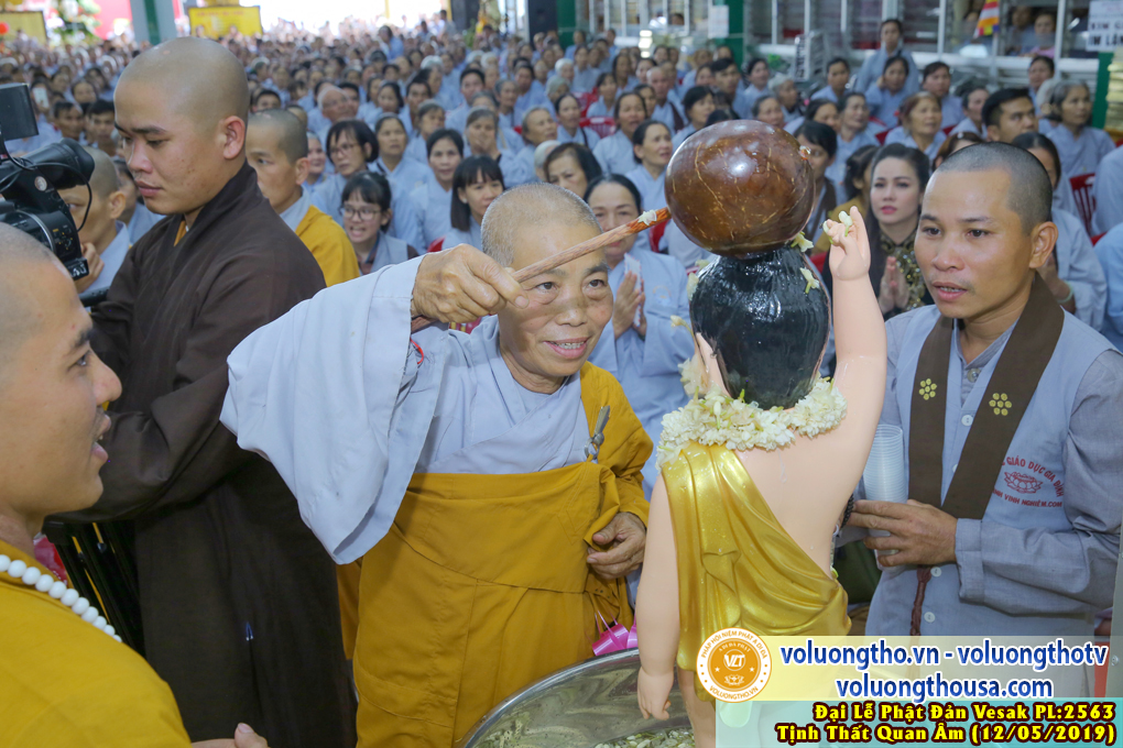 hinh-anh-dai-le-phat-dan-tai-chua-quan-the-am-ngay-08-04-ky-hoi-2019-chua-quan-the-am-duc-trong-lam-dong-7.jpg