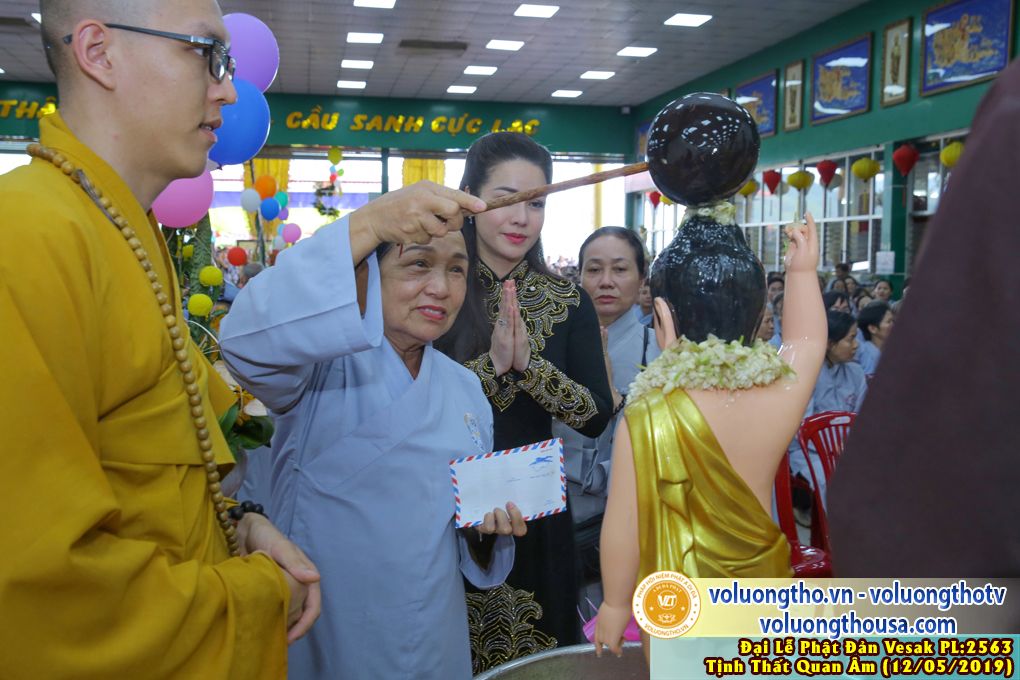 hinh-anh-dai-le-phat-dan-tai-chua-quan-the-am-ngay-08-04-ky-hoi-2019-chua-quan-the-am-duc-trong-lam-dong-9.jpg