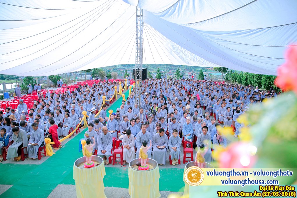 hinh-anh-dai-le-phat-dan-va-le-tam-phat-ngay-27-5-2018-dl-chua-quan-the-am-duc-trong-lam-dong-10.jpg