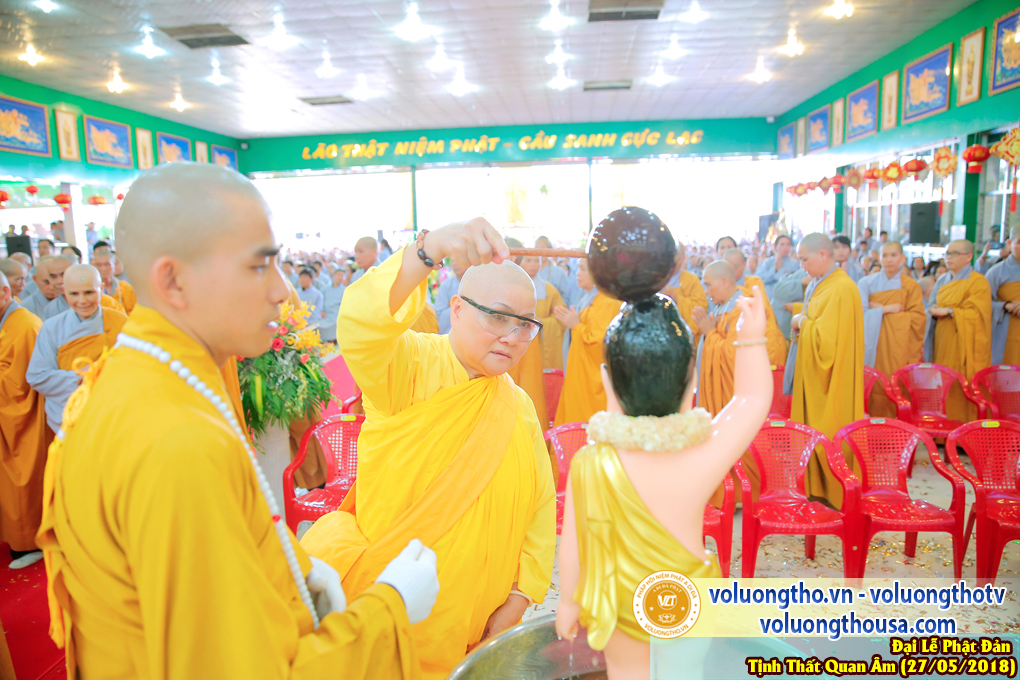 hinh-anh-dai-le-phat-dan-va-le-tam-phat-ngay-27-5-2018-dl-chua-quan-the-am-duc-trong-lam-dong-102.jpg