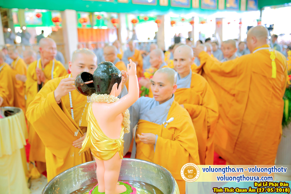 hinh-anh-dai-le-phat-dan-va-le-tam-phat-ngay-27-5-2018-dl-chua-quan-the-am-duc-trong-lam-dong-103.jpg