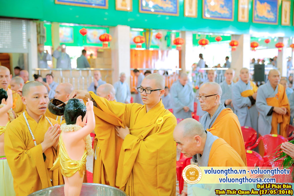hinh-anh-dai-le-phat-dan-va-le-tam-phat-ngay-27-5-2018-dl-chua-quan-the-am-duc-trong-lam-dong-104.jpg