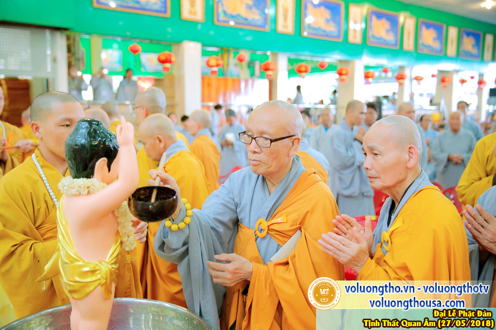 hinh-anh-dai-le-phat-dan-va-le-tam-phat-ngay-27-5-2018-dl-chua-quan-the-am-duc-trong-lam-dong-107.jpg
