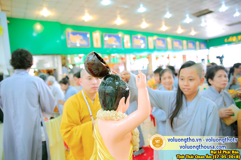 hinh-anh-dai-le-phat-dan-va-le-tam-phat-ngay-27-5-2018-dl-chua-quan-the-am-duc-trong-lam-dong-116.jpg