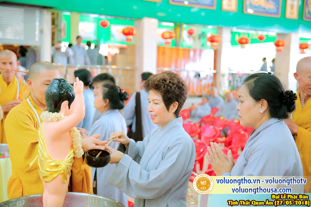 hinh-anh-dai-le-phat-dan-va-le-tam-phat-ngay-27-5-2018-dl-chua-quan-the-am-duc-trong-lam-dong-117.jpg