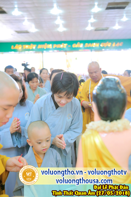 hinh-anh-dai-le-phat-dan-va-le-tam-phat-ngay-27-5-2018-dl-chua-quan-the-am-duc-trong-lam-dong-119.jpg