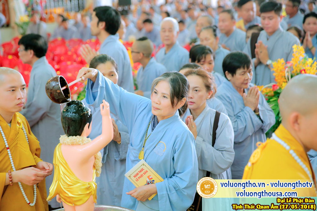 hinh-anh-dai-le-phat-dan-va-le-tam-phat-ngay-27-5-2018-dl-chua-quan-the-am-duc-trong-lam-dong-126.jpg
