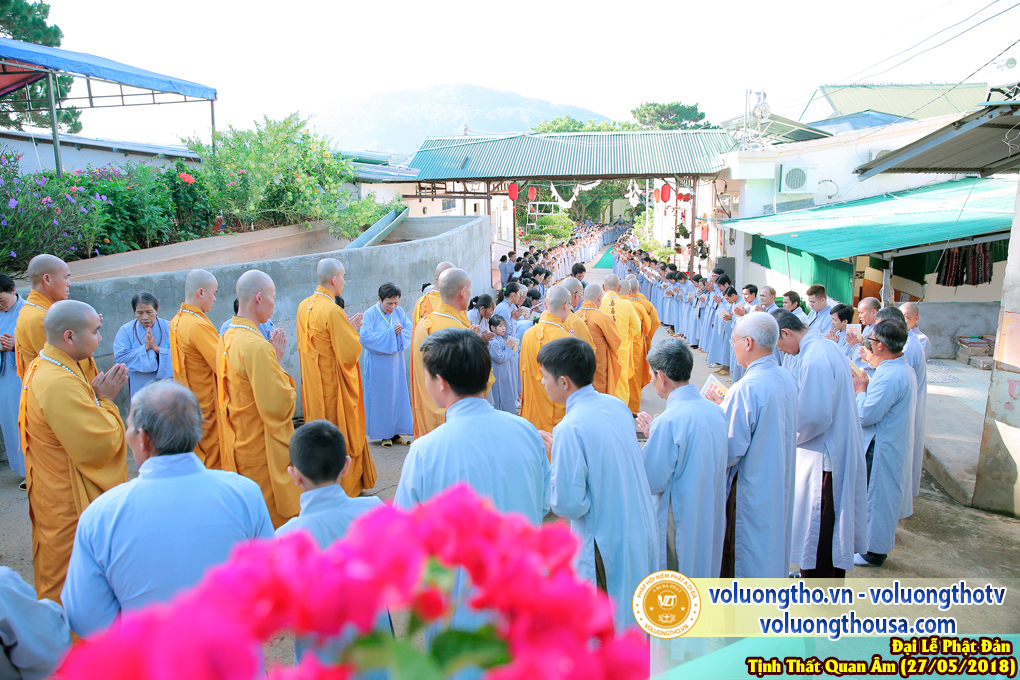 hinh-anh-dai-le-phat-dan-va-le-tam-phat-ngay-27-5-2018-dl-chua-quan-the-am-duc-trong-lam-dong-131.jpg