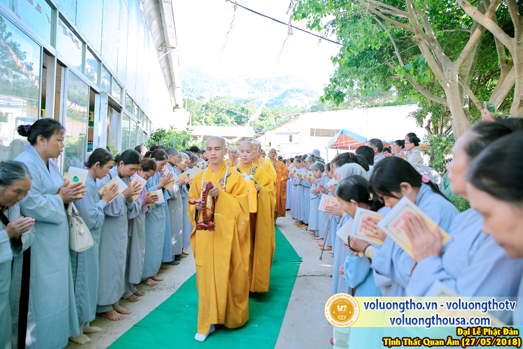 hinh-anh-dai-le-phat-dan-va-le-tam-phat-ngay-27-5-2018-dl-chua-quan-the-am-duc-trong-lam-dong-132.jpg