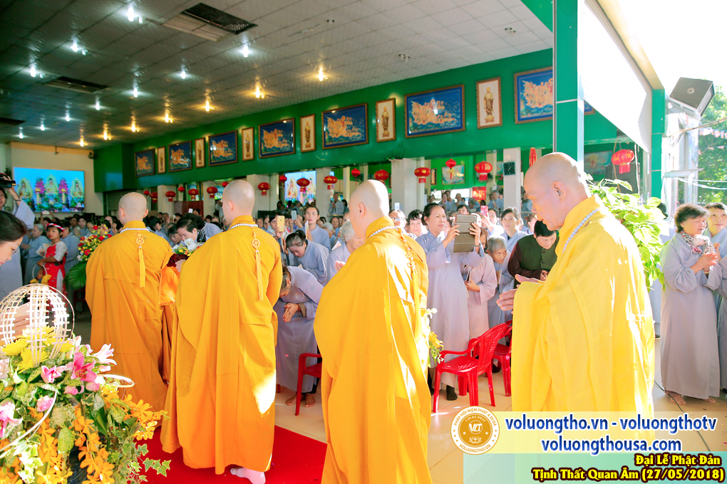 hinh-anh-dai-le-phat-dan-va-le-tam-phat-ngay-27-5-2018-dl-chua-quan-the-am-duc-trong-lam-dong-133.jpg