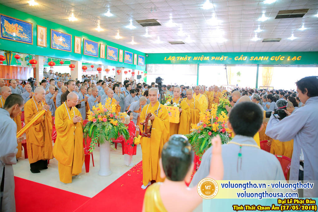 hinh-anh-dai-le-phat-dan-va-le-tam-phat-ngay-27-5-2018-dl-chua-quan-the-am-duc-trong-lam-dong-135.jpg