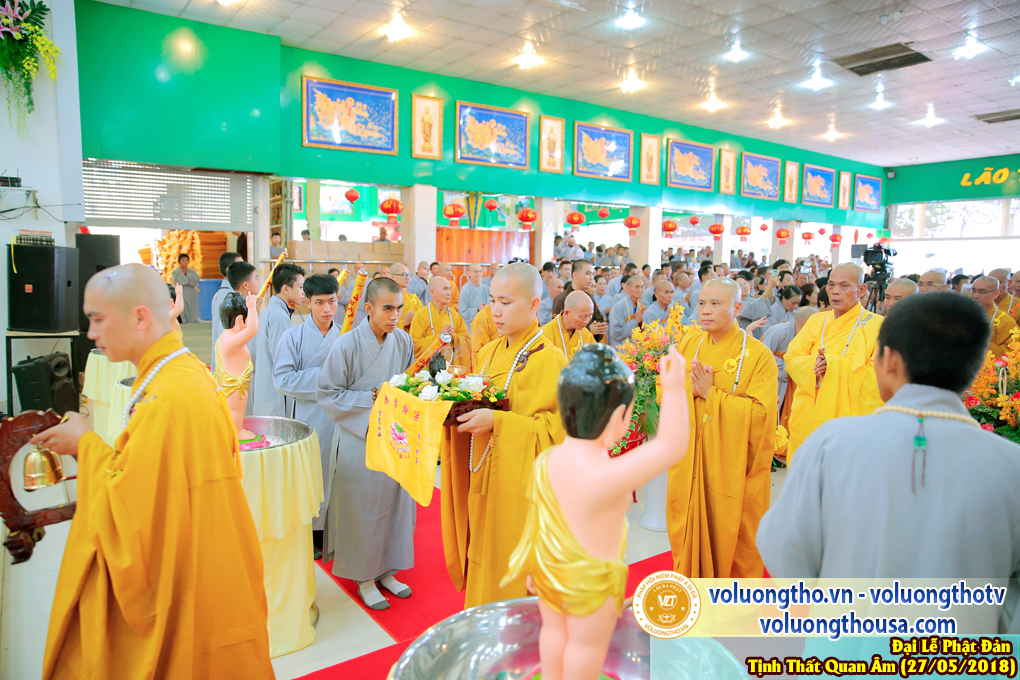 hinh-anh-dai-le-phat-dan-va-le-tam-phat-ngay-27-5-2018-dl-chua-quan-the-am-duc-trong-lam-dong-137.jpg