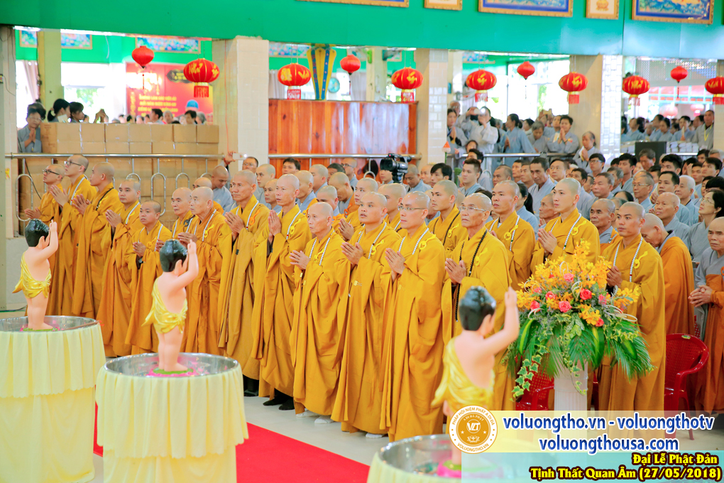 hinh-anh-dai-le-phat-dan-va-le-tam-phat-ngay-27-5-2018-dl-chua-quan-the-am-duc-trong-lam-dong-140.jpg