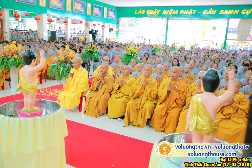 hinh-anh-dai-le-phat-dan-va-le-tam-phat-ngay-27-5-2018-dl-chua-quan-the-am-duc-trong-lam-dong-141.jpg