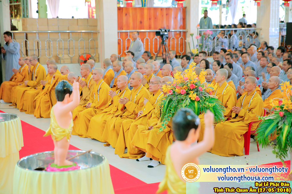 hinh-anh-dai-le-phat-dan-va-le-tam-phat-ngay-27-5-2018-dl-chua-quan-the-am-duc-trong-lam-dong-142.jpg