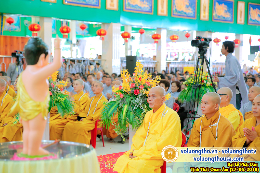 hinh-anh-dai-le-phat-dan-va-le-tam-phat-ngay-27-5-2018-dl-chua-quan-the-am-duc-trong-lam-dong-143.jpg