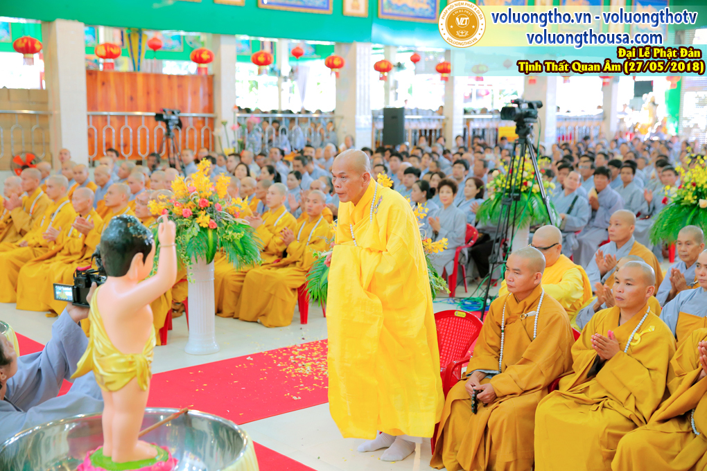 hinh-anh-dai-le-phat-dan-va-le-tam-phat-ngay-27-5-2018-dl-chua-quan-the-am-duc-trong-lam-dong-144.jpg