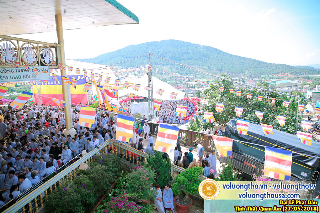 hinh-anh-dai-le-phat-dan-va-le-tam-phat-ngay-27-5-2018-dl-chua-quan-the-am-duc-trong-lam-dong-15.jpg