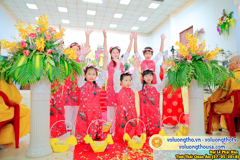 hinh-anh-dai-le-phat-dan-va-le-tam-phat-ngay-27-5-2018-dl-chua-quan-the-am-duc-trong-lam-dong-157.jpg